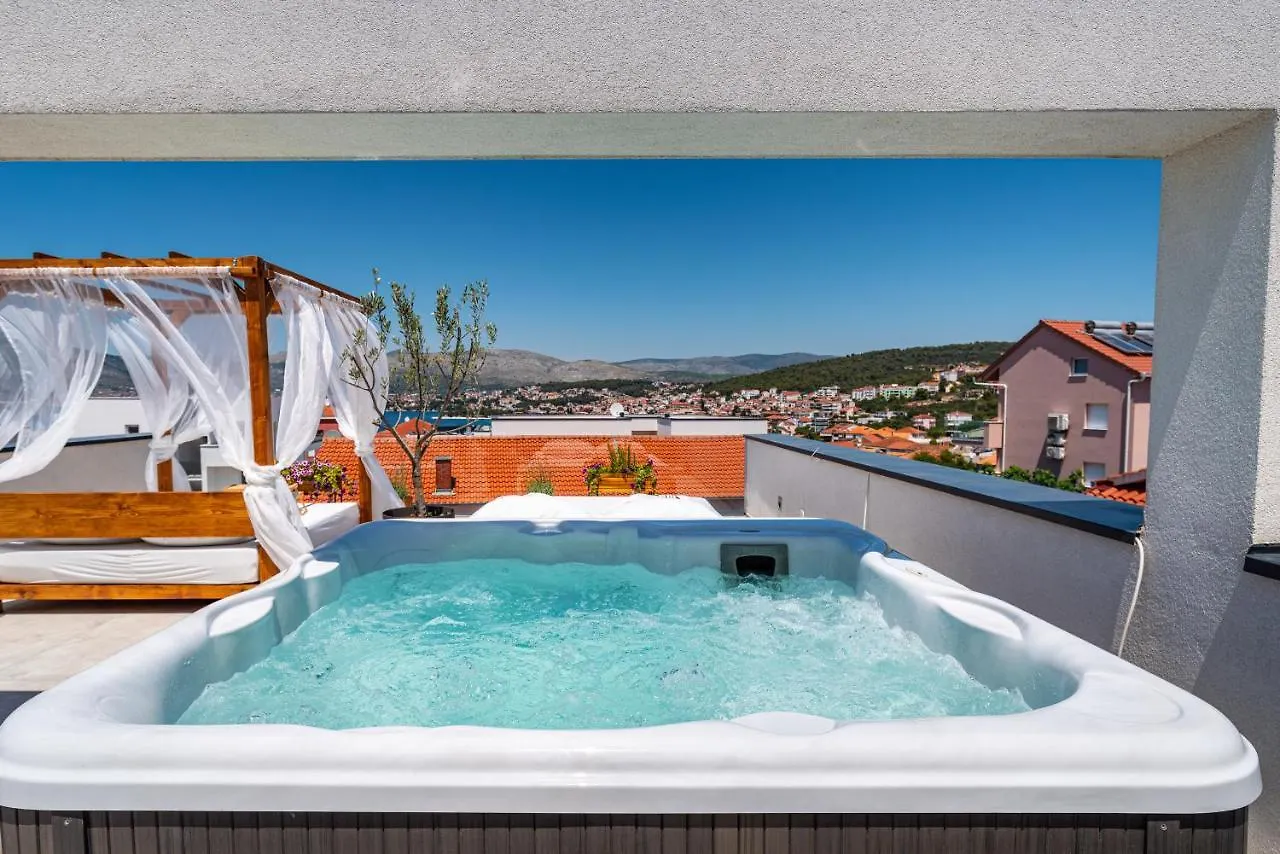 Rooftop Spa Apartment Trogir